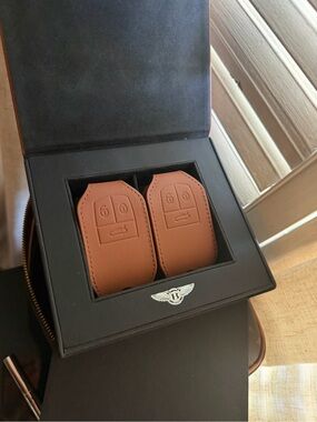 Bentley Brown Leather Key Fob Set
